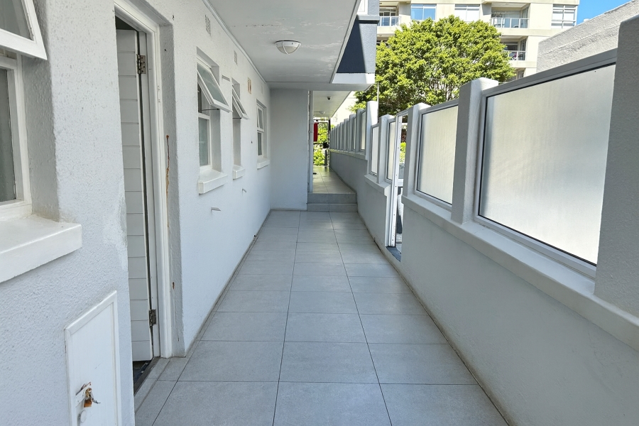 3 Bedroom Property for Sale in Sea Point Western Cape